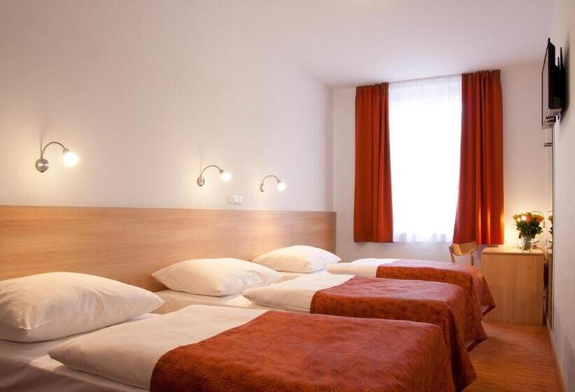 Quarto Triplo Estandar, Ambiance