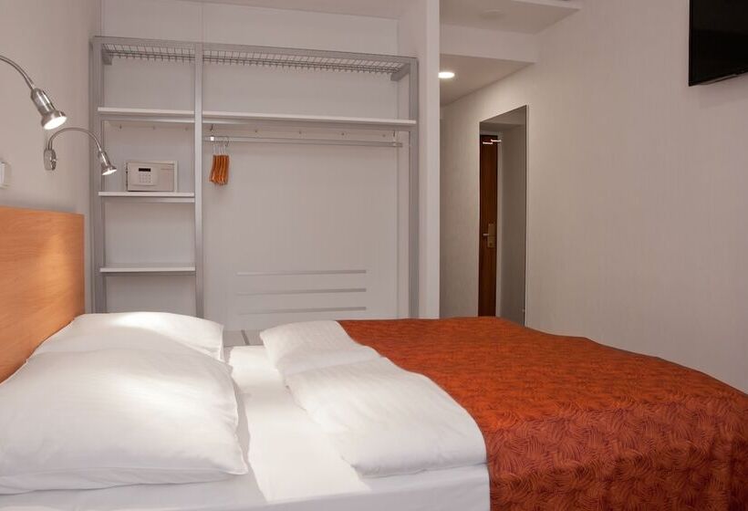 Quarto Estandar, Ambiance