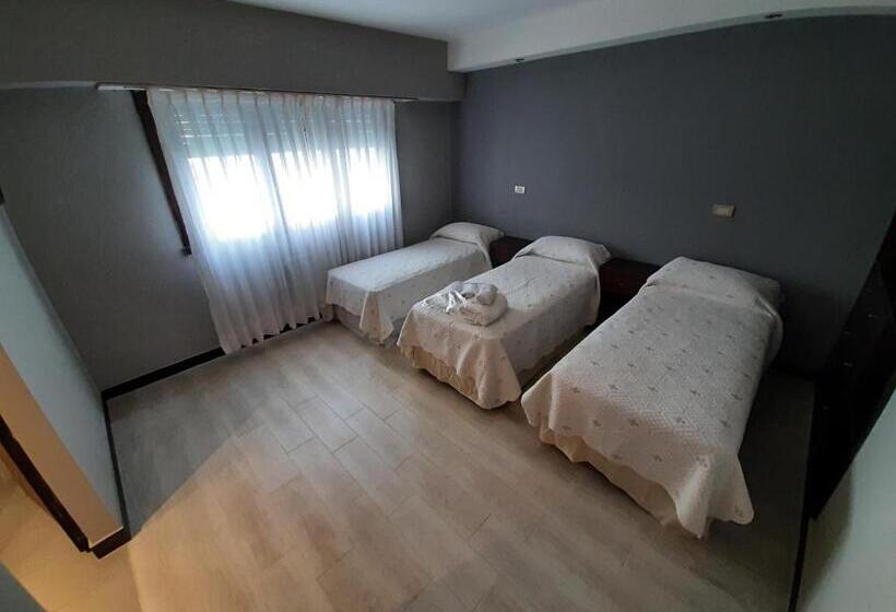 חדר סטנדרט לשלושה, Castellon