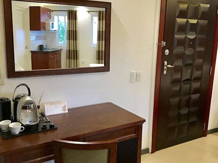استودیوی سوپریور, Curacao Suites