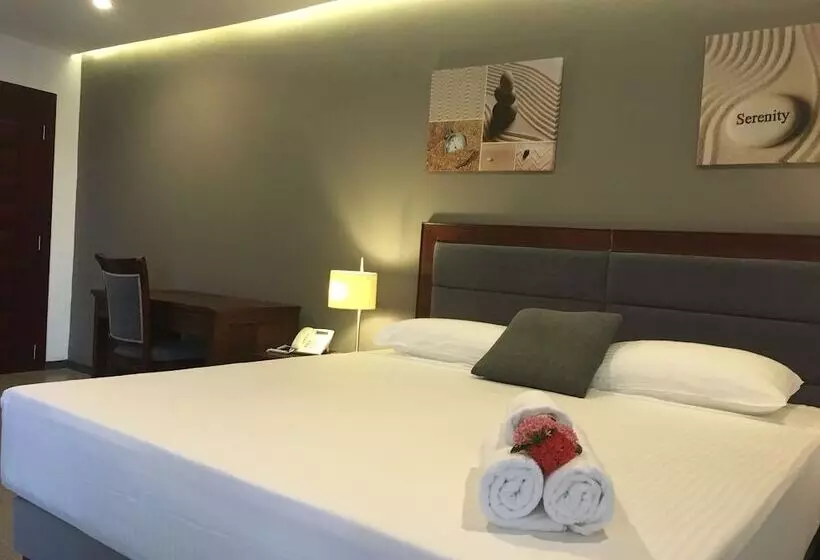 استودیو کامفورت, Curacao Suites