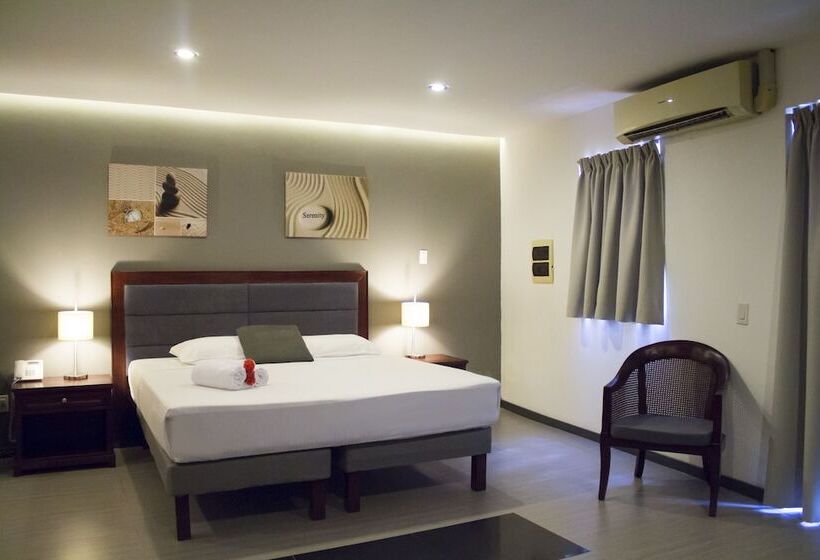 استودیو کامفورت, Curacao Suites