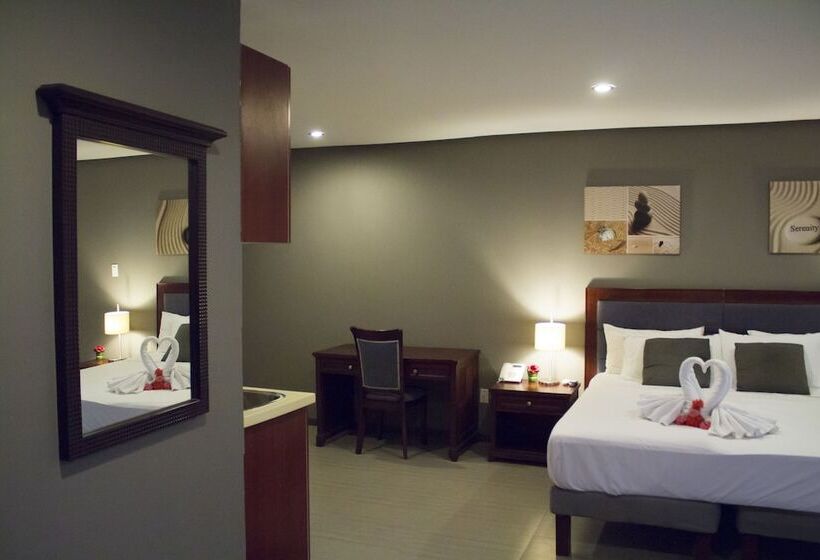 استودیو کامفورت, Curacao Suites