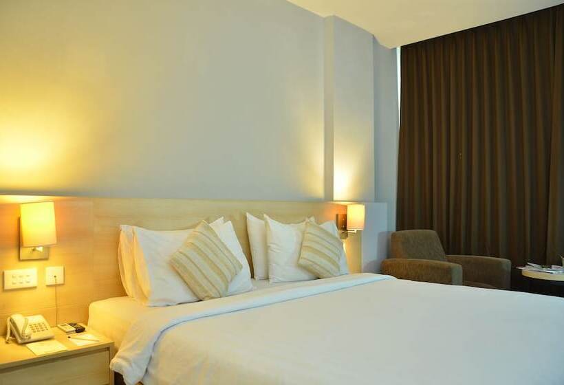 Номер Deluxe, Grand Cakra Hotel Malang