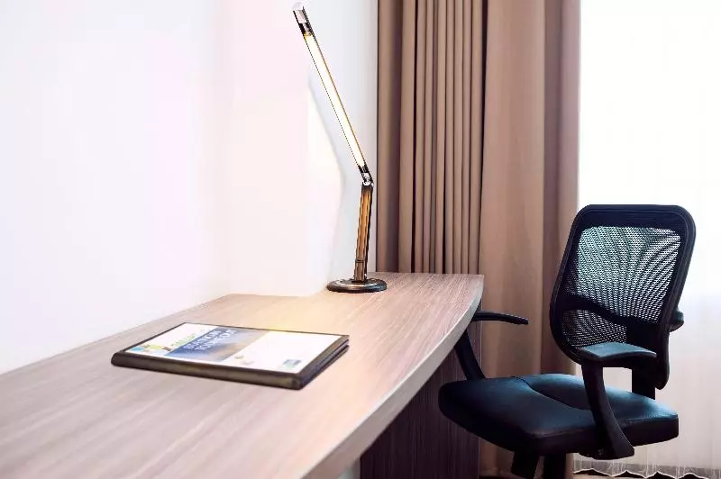 シティビューのデラックスルーム, Holiday Inn Express Surabaya Centerpoint, An Ihg