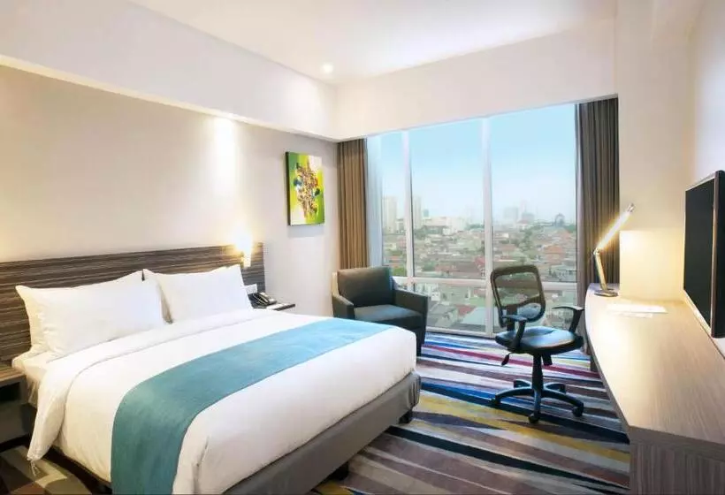 シティビューのデラックスルーム, Holiday Inn Express Surabaya Centerpoint, An Ihg