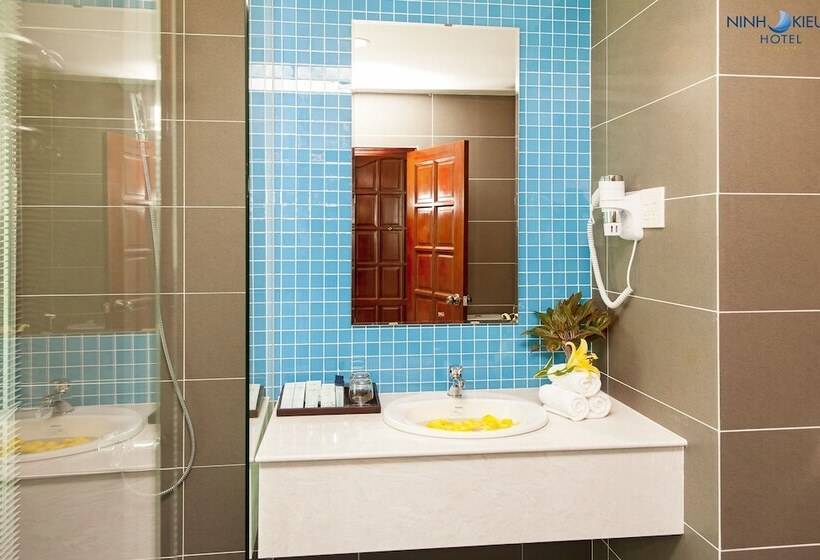 اتاق سوپریور با چشم‌انداز شهر, Ninh Kieu Riverside