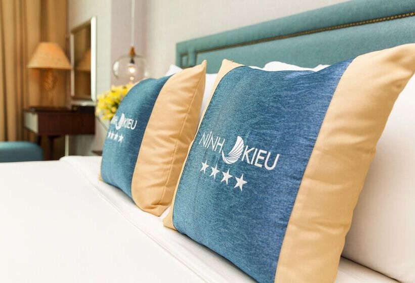 اتاق سوپریور با چشم‌انداز رودخانه, Ninh Kieu Riverside