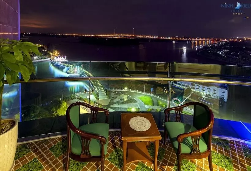 سوئیت پریمیوم, Ninh Kieu Riverside