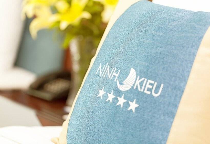 اتاق سوپریور با چشم‌انداز رودخانه, Ninh Kieu Riverside