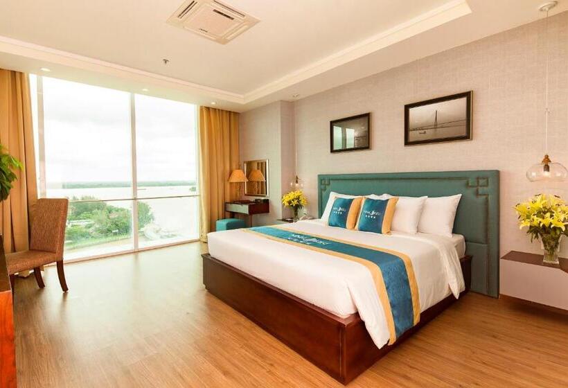 Deluxe room with river view, Ninh Kieu Riverside