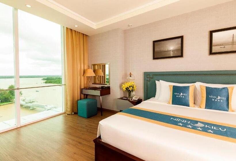 اتاق سوپریور با چشم‌انداز رودخانه, Ninh Kieu Riverside