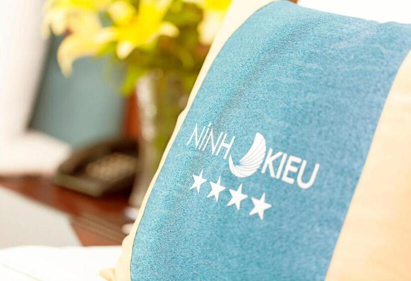 اتاق سوپریور با چشم‌انداز رودخانه, Ninh Kieu Riverside