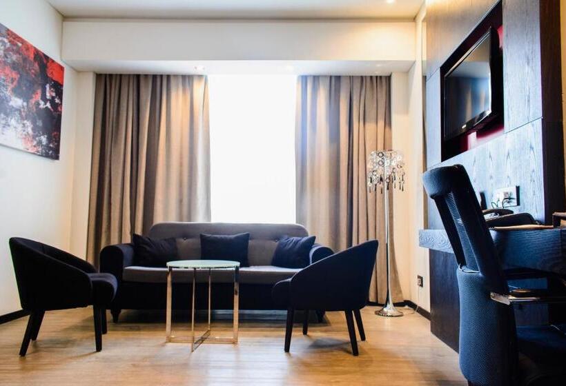 سوئیت با تخت بزرگ, Onomo Hotel Dar Es Salaam