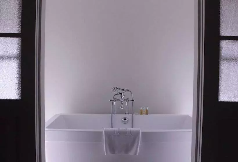 エクゼクティブスイート, The Hermitage, A Tribute Portfolio Hotel, Jakarta