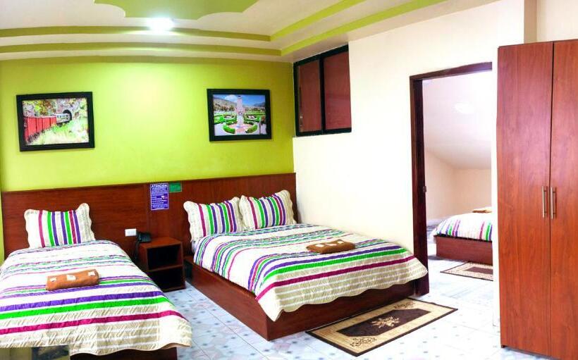 Standard Kolmen Hengen Huone, Hostal History