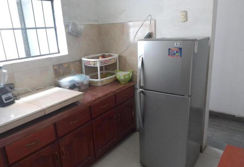 تختخواب در اتاق مشترک, Hostel Home Trotamundos