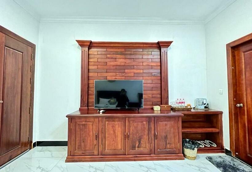 اتاق لوکس, Nyna Villa Guesthouse