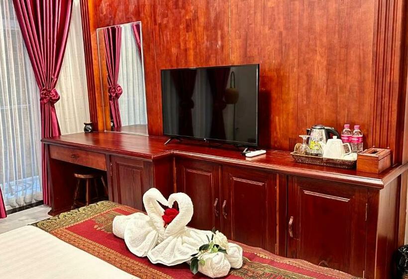 اتاق لوکس, Nyna Villa Guesthouse