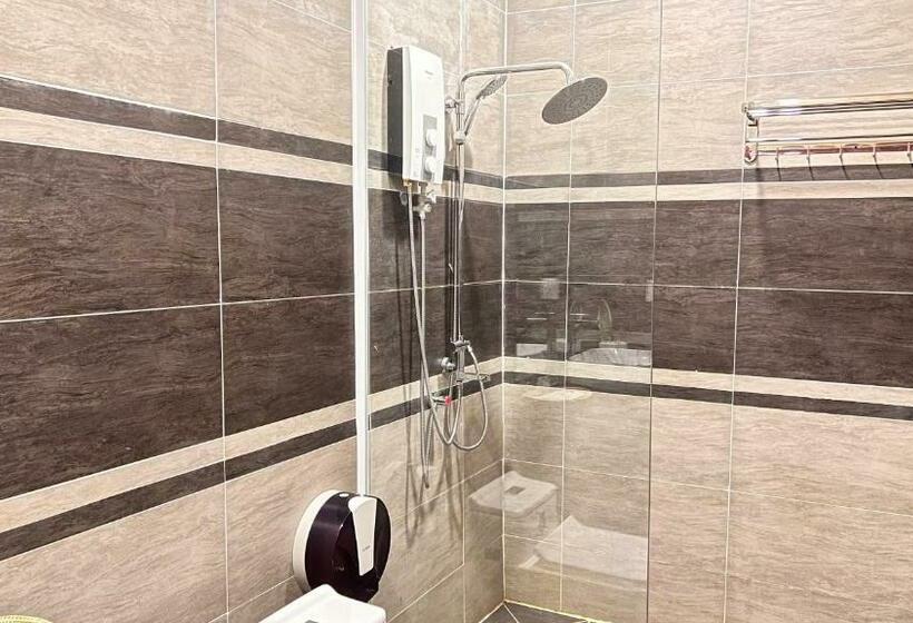 اتاق لوکس خانوادگی, Nyna Villa Guesthouse