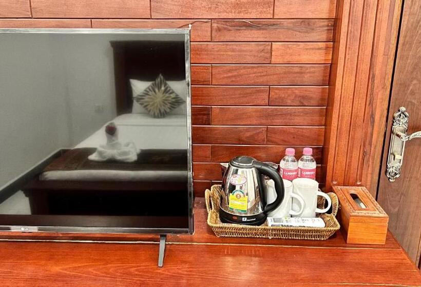 اتاق لوکس خانوادگی, Nyna Villa Guesthouse