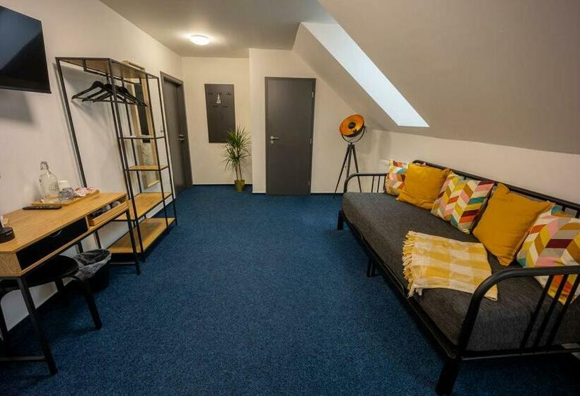 اتاق استاندارد چهار تخته, Penzion 7 Pokojů