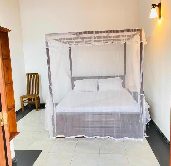 غرفة قياسية مزوَّدة بشُرفة, White Villa