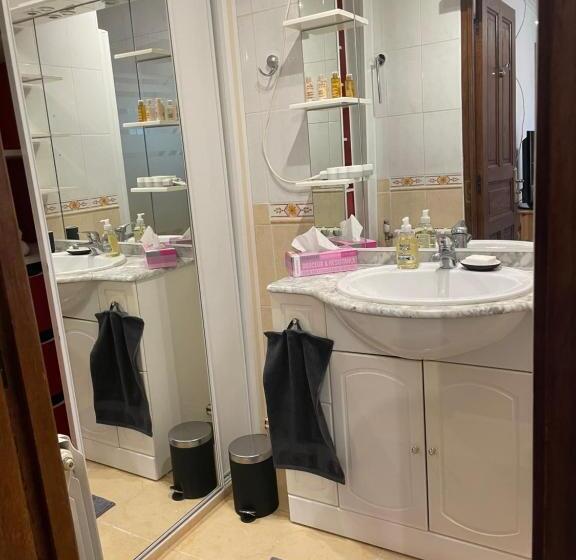 غرفة قياسية مع حمام خارجي, Chambre D’hôte