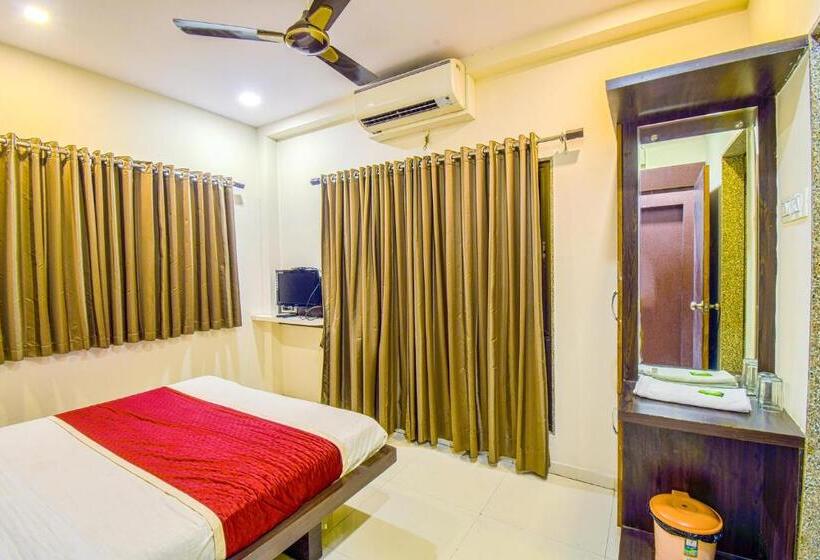 חדר דלוקס, Vishnupriya Grand