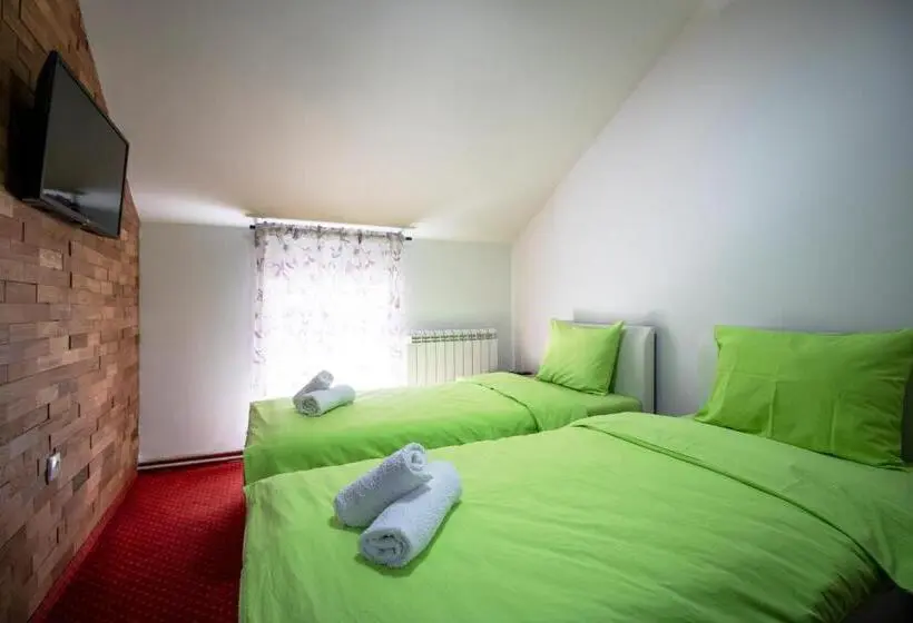 اتاق استاندارد, Hostel Aurora