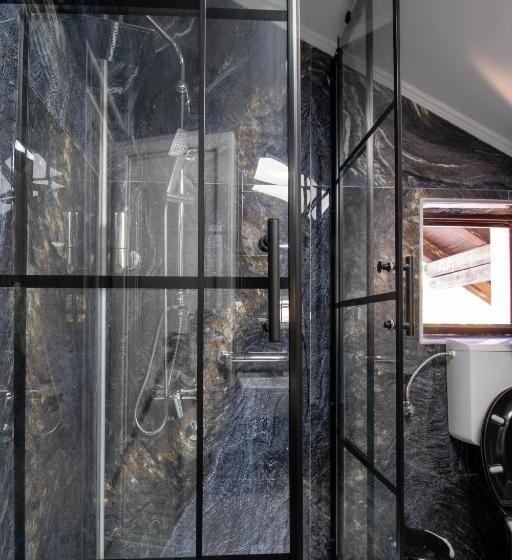 اتاق استاندارد, Hostel Aurora