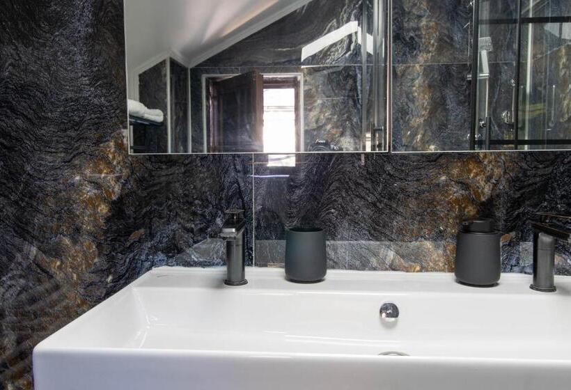 اتاق استاندارد, Hostel Aurora