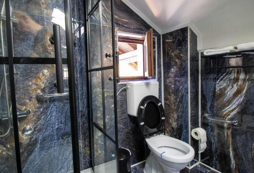 اتاق استاندارد, Hostel Aurora