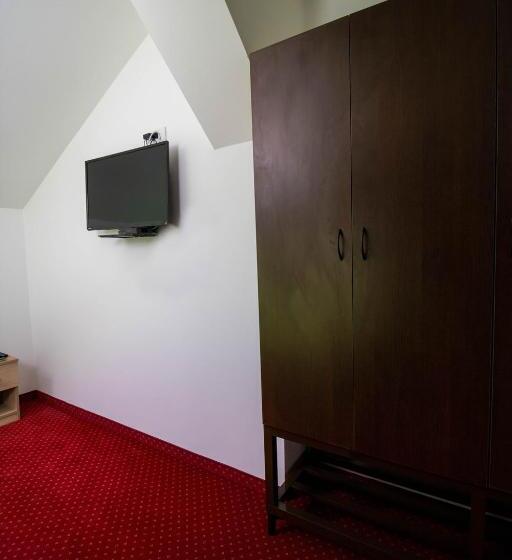 اتاق استاندارد سه نفره, Hostel Aurora