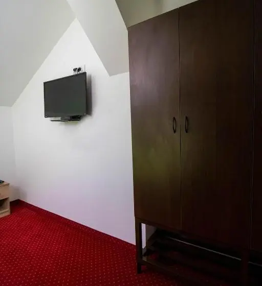 اتاق استاندارد سه نفره, Hostel Aurora