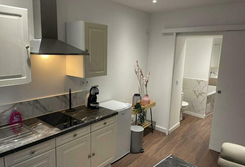 带1个卧室的带阳台的公寓, Les Appartements Du Cep’t