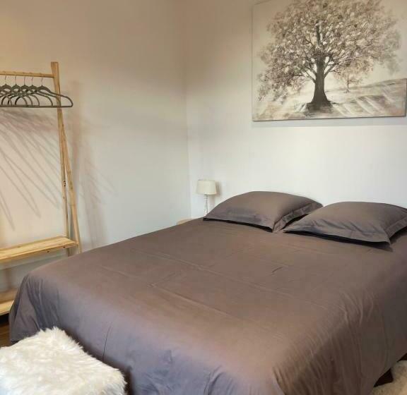 带1个卧室的带阳台的公寓, Les Appartements Du Cep’t