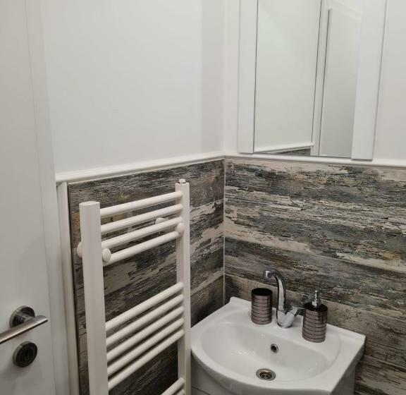 标准工作室, Bella House Apartaments