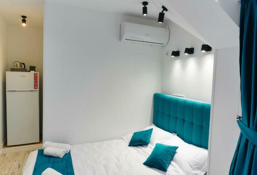 标准工作室, Bella House Apartaments