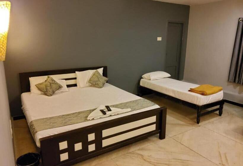 اتاق لوکس, Le Grace Annasalai
