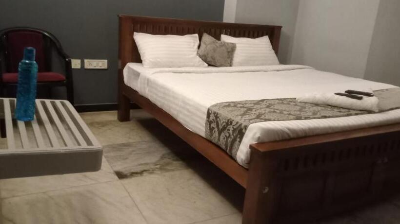اتاق لوکس, Le Grace Annasalai