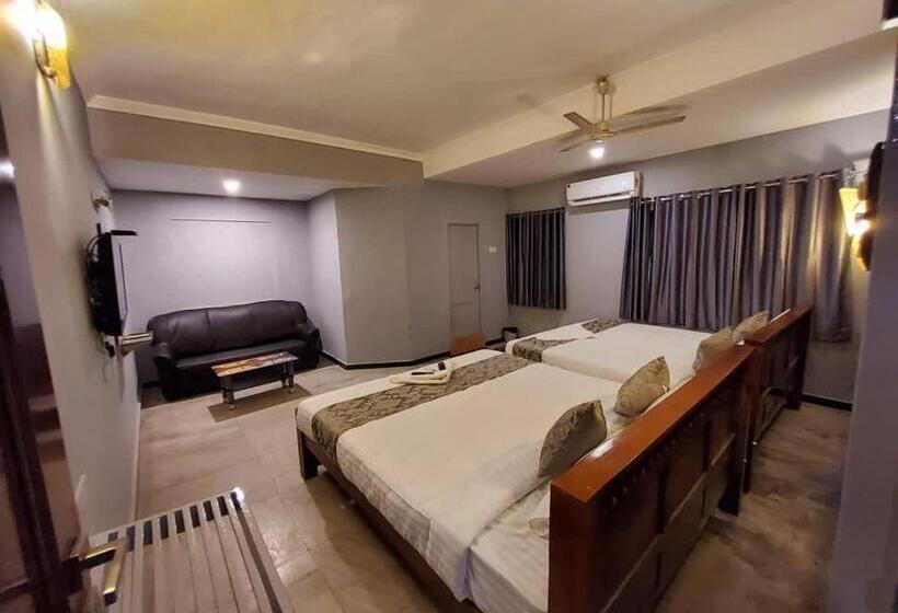 اتاق لوکس, Le Grace Annasalai