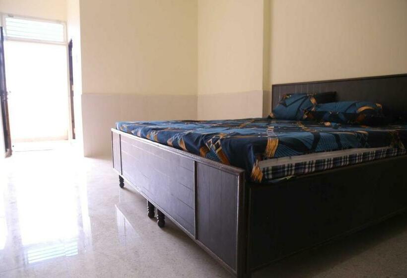 Трехместный Номер Классика, Oyo 70165 Royal Green Hotal
