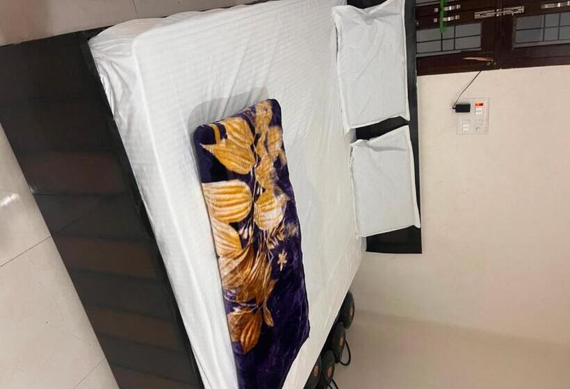 Habitació Triple Clàssica, Spot On 70239 Tiger