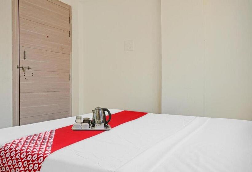 اتاق کلاسیک سه تخته, Spot On Swarg Executive Paradise Near Fun Time Multiplex