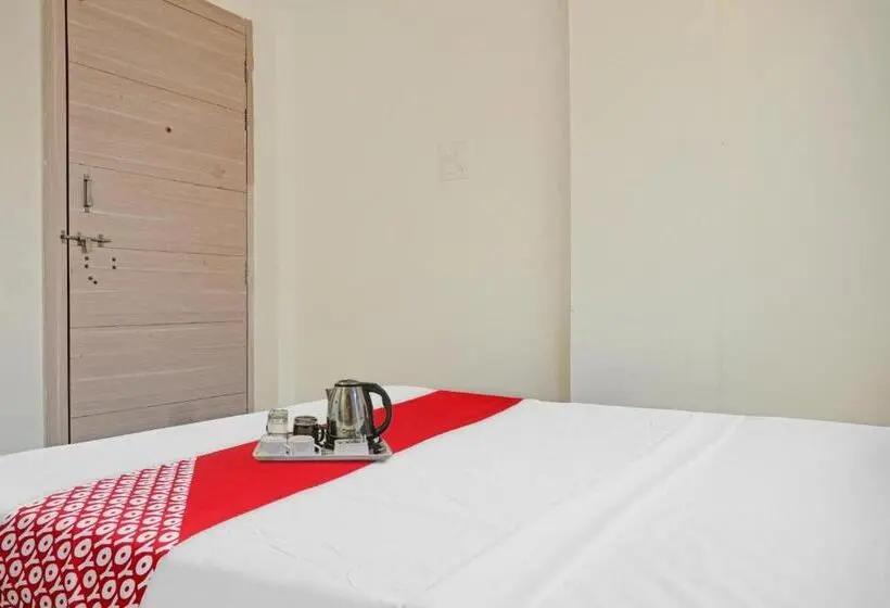 Classic Kolmen Hengen Huone, Spot On Swarg Executive Paradise Near Fun Time Multiplex