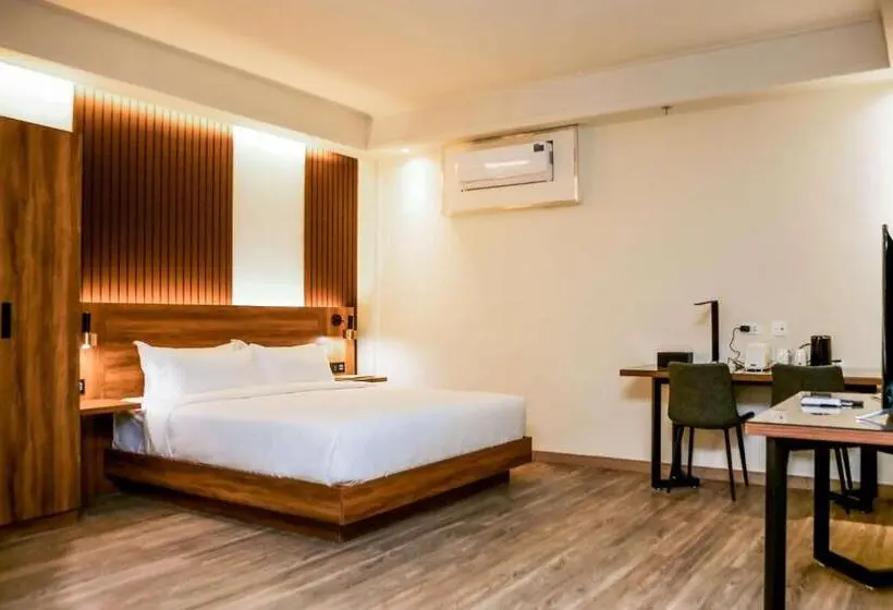 キングサイズベッドのデラックスルーム, Surestay Studio By Best Western Clarkview, Angeles City