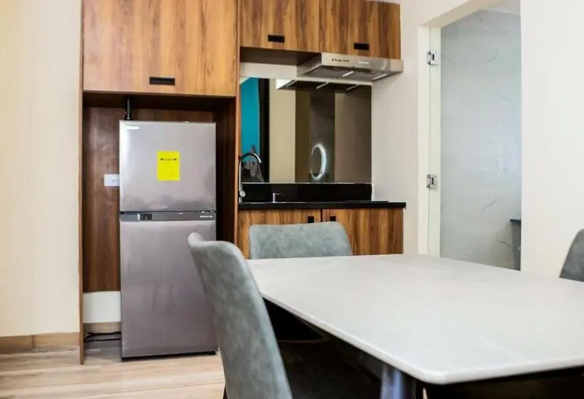 キングサイズベッドのデラックススイート, Surestay Studio By Best Western Clarkview, Angeles City