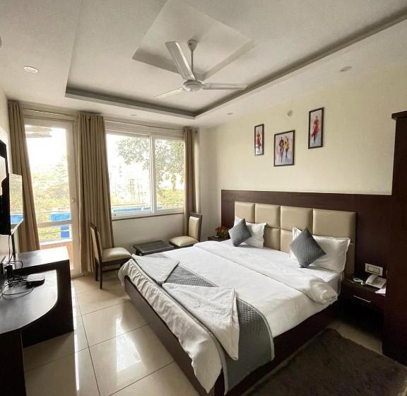 Deluxe Room with Balcony, The 7 Seas