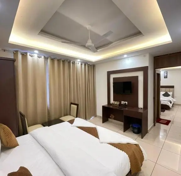Family Room, The 7 Seas